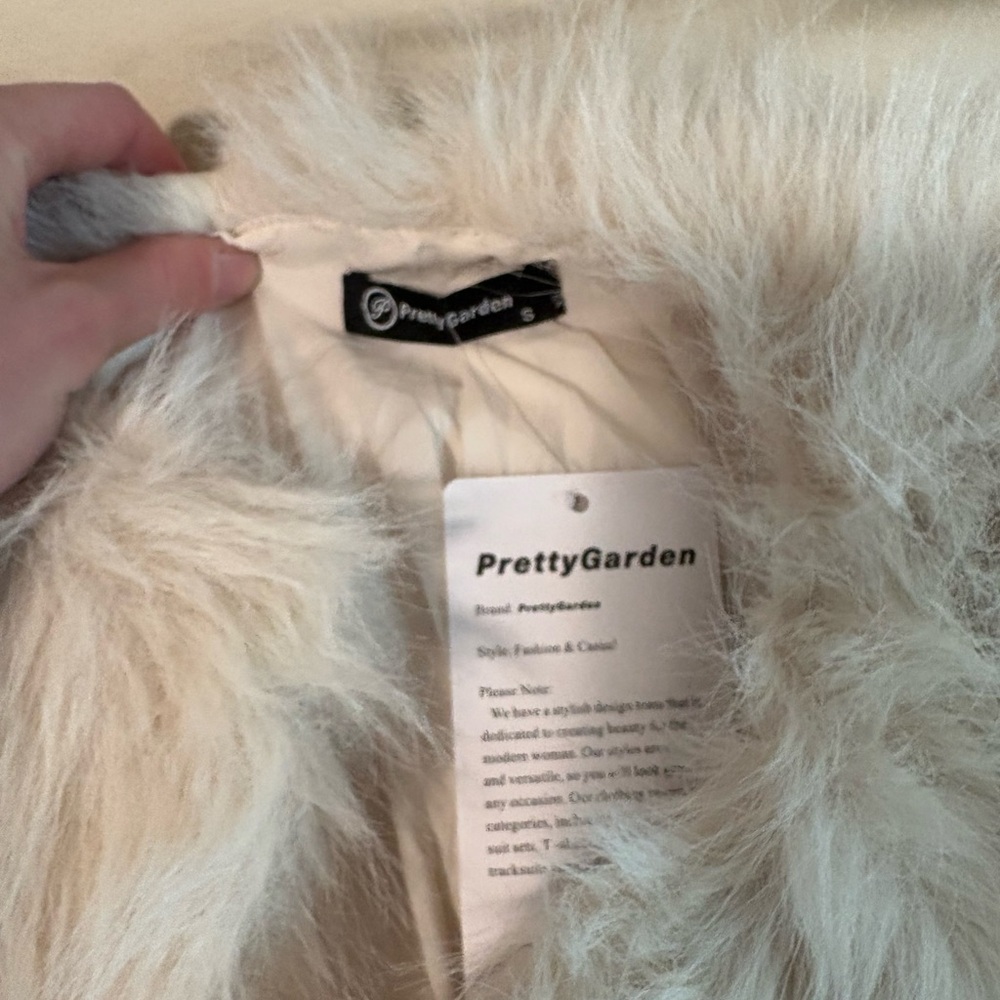 PrettyGarden Women's Cream Faux Fur Coat